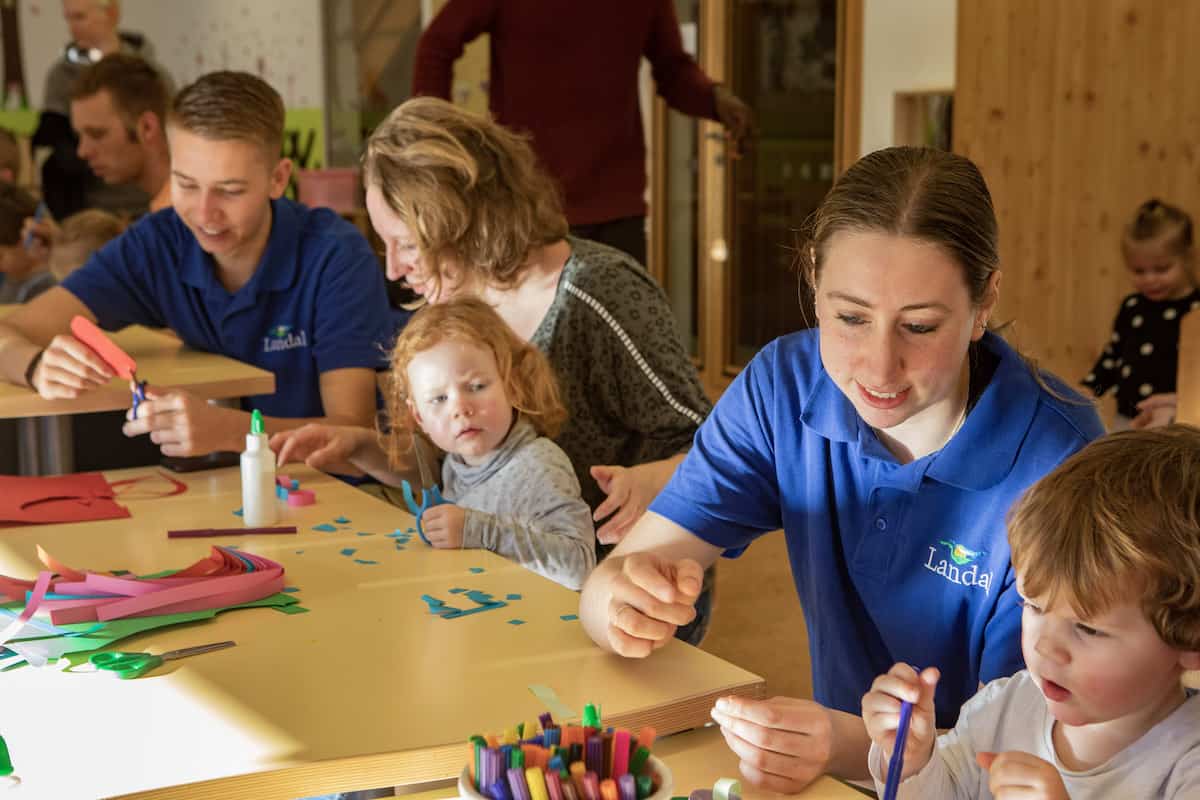 Kinderen bij de Bollo Club van Landal Brandnertal, zomeractiviteiten voor kids