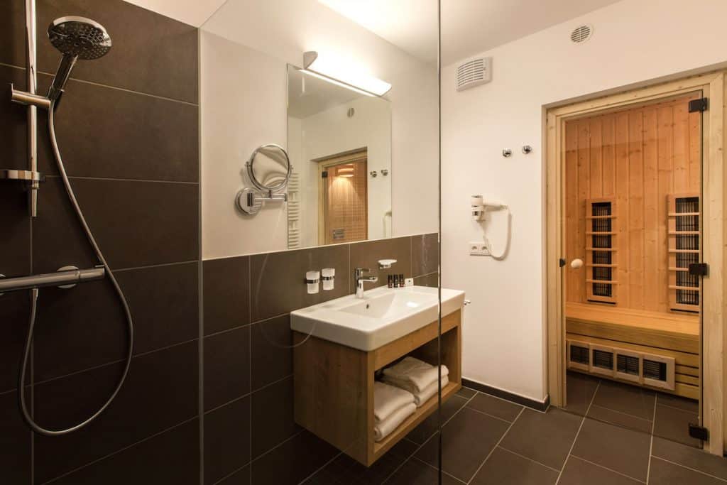 Landal Maria alm badkamer met sauna