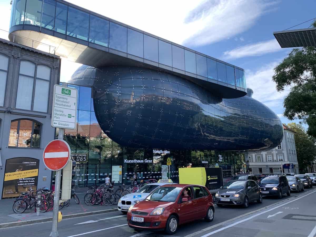 doen in Graz bezoek het kunsthaus Graz: waar renaissance en moderne architectuur elkaar ontmoeten
