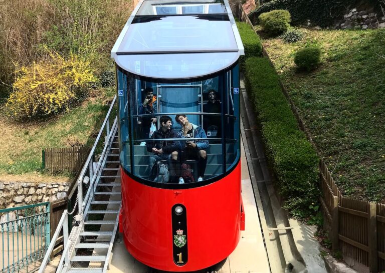 Graz schlossbergbahn rijdt weer