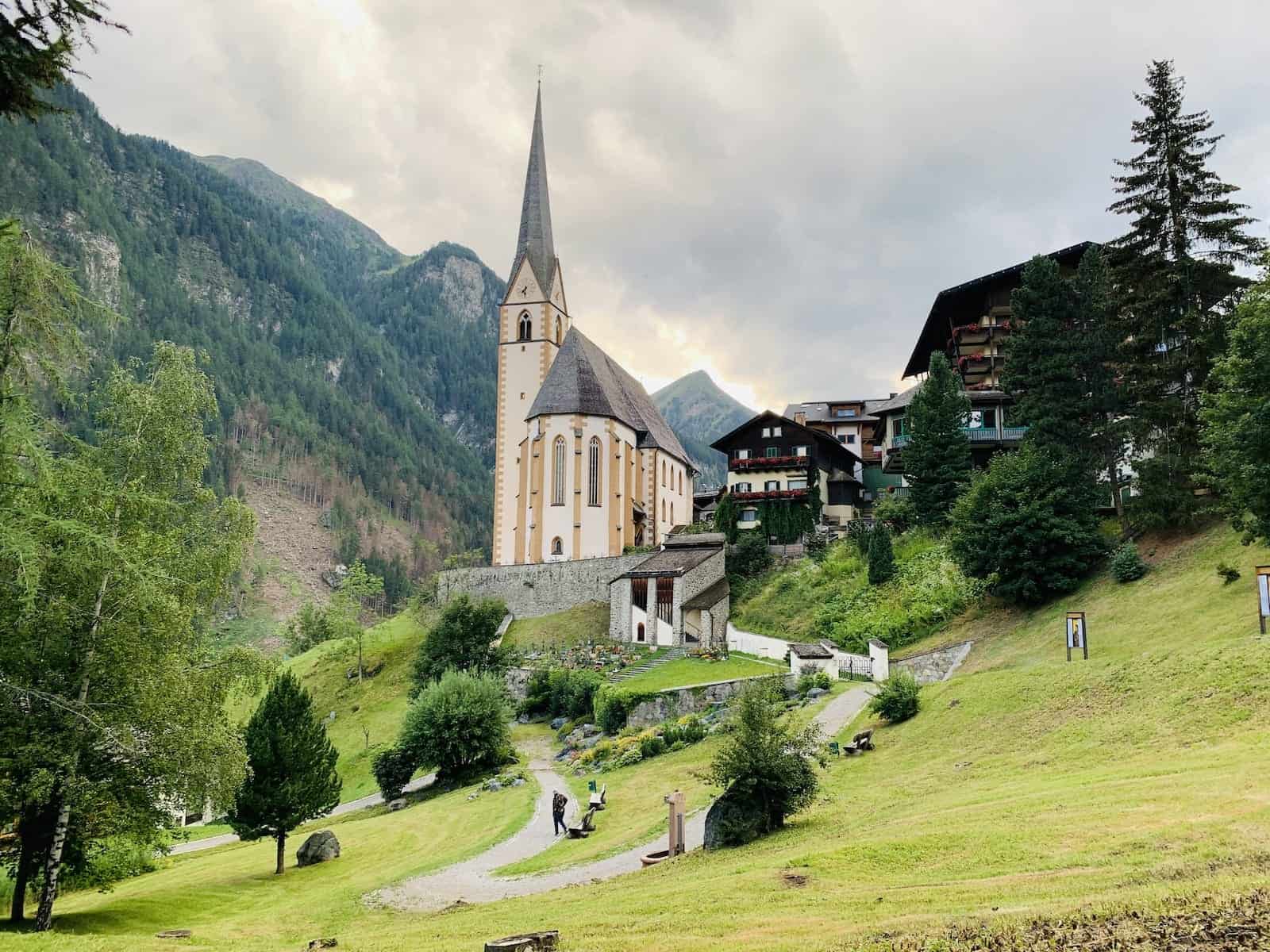 Pfarrkirche St. Vinzenz - Heiligenblut Pfarrkirche St. Vinzenz - Heiligenblut
