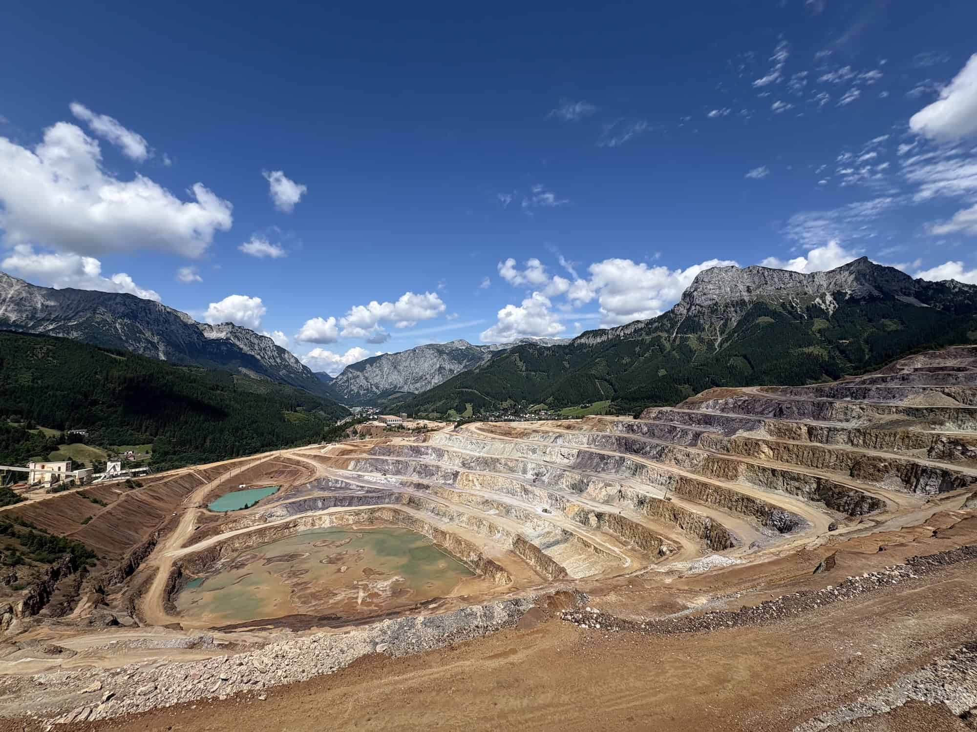 Erlebniswelt Erzberg, beleef moderne mijnbouw erzberg - steiermark - oostenrijk- ijzerertsmijn bezoeken hauly