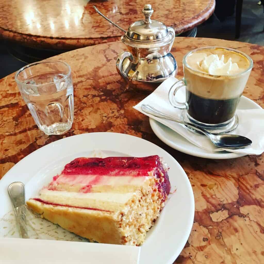 Vijf Weense cafés waar ik steeds terugkom Vijf Weense cafés waar ik steeds terugkom
