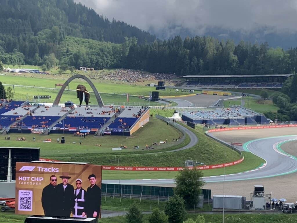 Wat neem je mee naar de Formule 1 in Spielberg tijdens warm zomerweer? Geniet van het spektakel ondanks de warmte