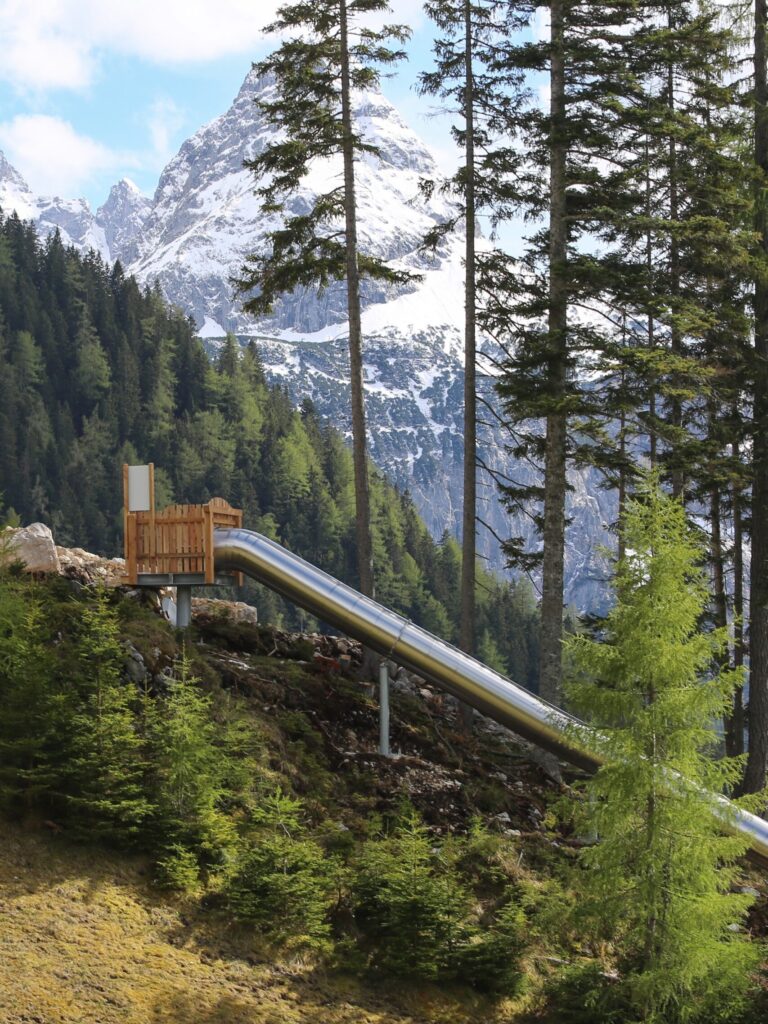 Waldrutschenpark Ehrwald: via zes glijbanen de berg af Waldrutschenpark Ehrwald: via zes glijbanen de berg af